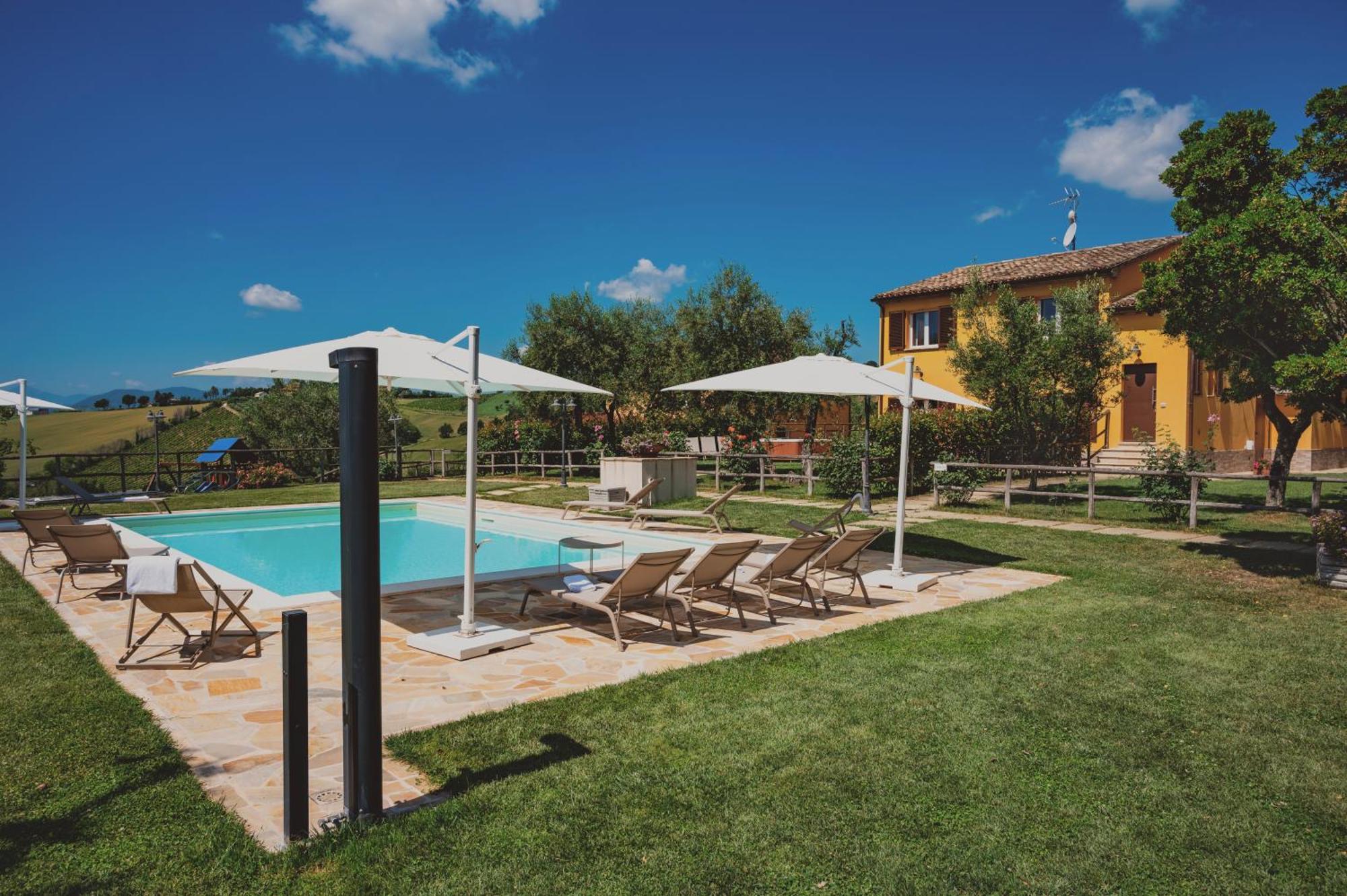 Montenovo Country House Ostra Vetere 외부 사진