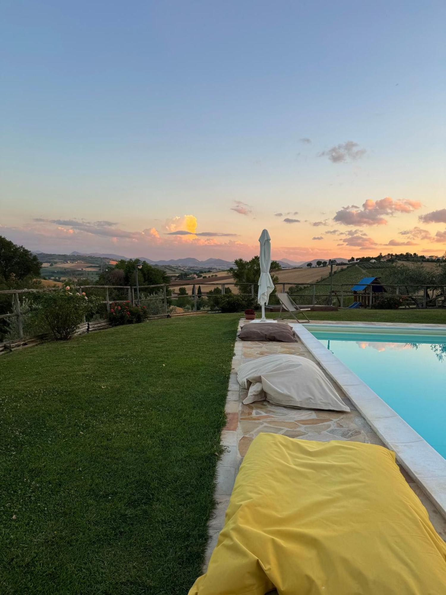 Montenovo Country House Ostra Vetere 외부 사진